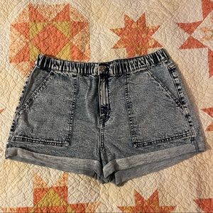 Wild Fable Shorts in size L